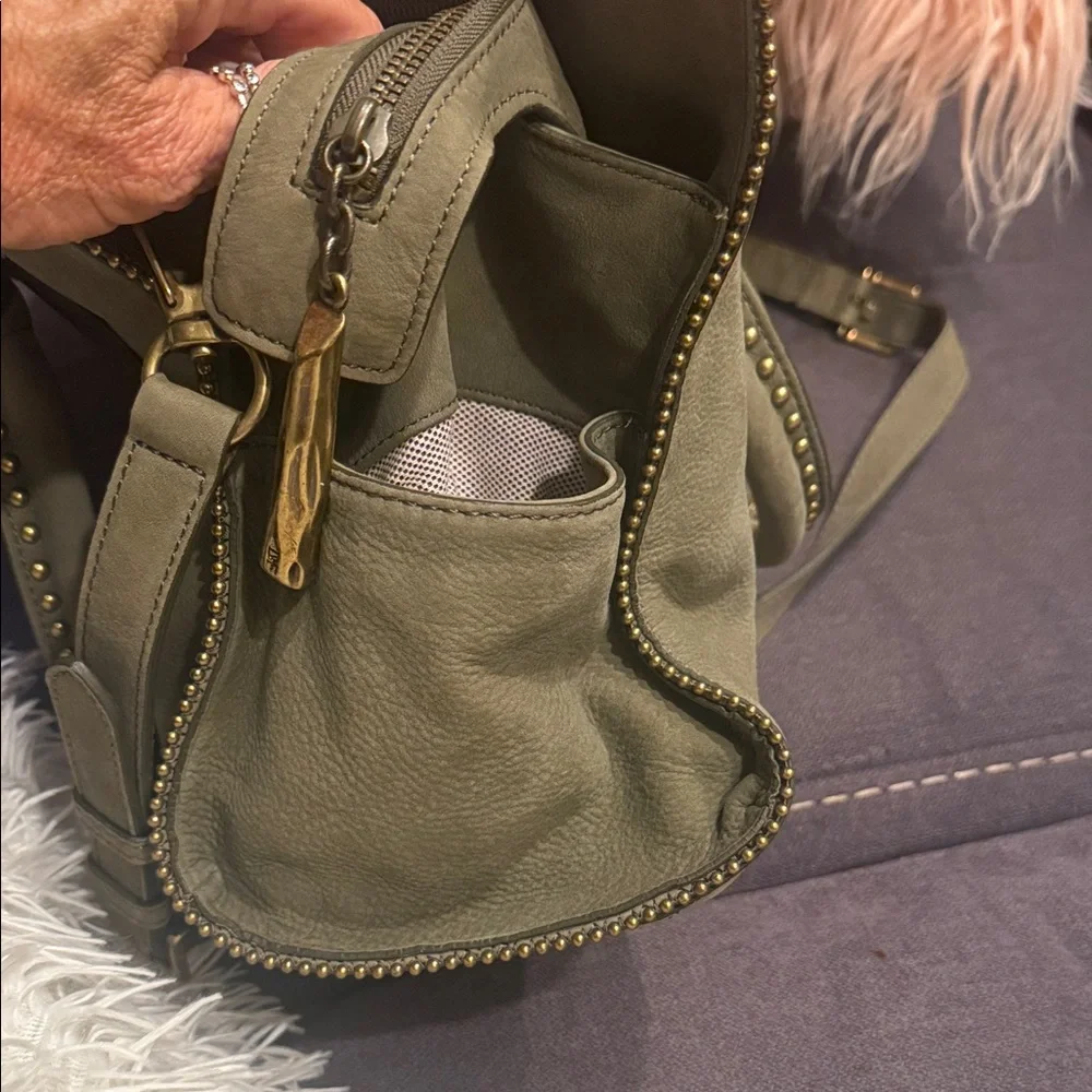 Diane Von Furstenberg. Elegant Army Green Handbag - Picture 9 of 10